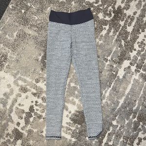 Tiktok booty scrunch leggings, Amazon Brand